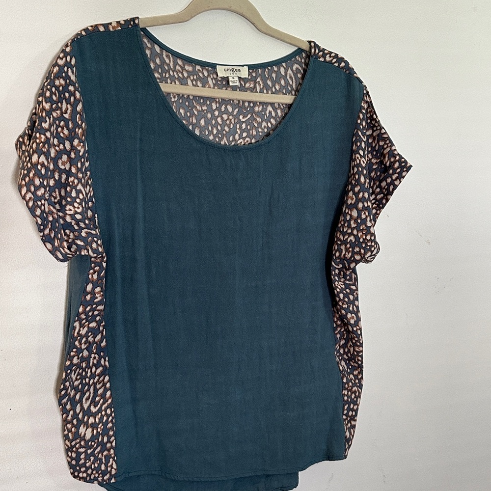Umgee Teal and Leopard Print Blouse